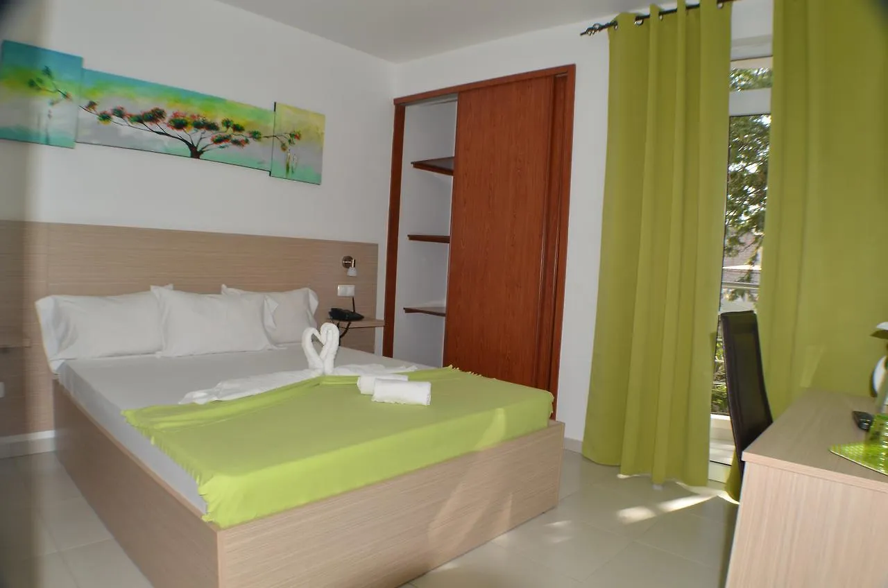 Hotel Cesaria Praia 3*,